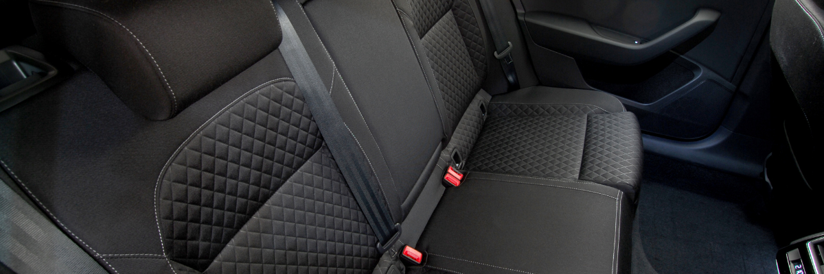 Installing the rear seat belt